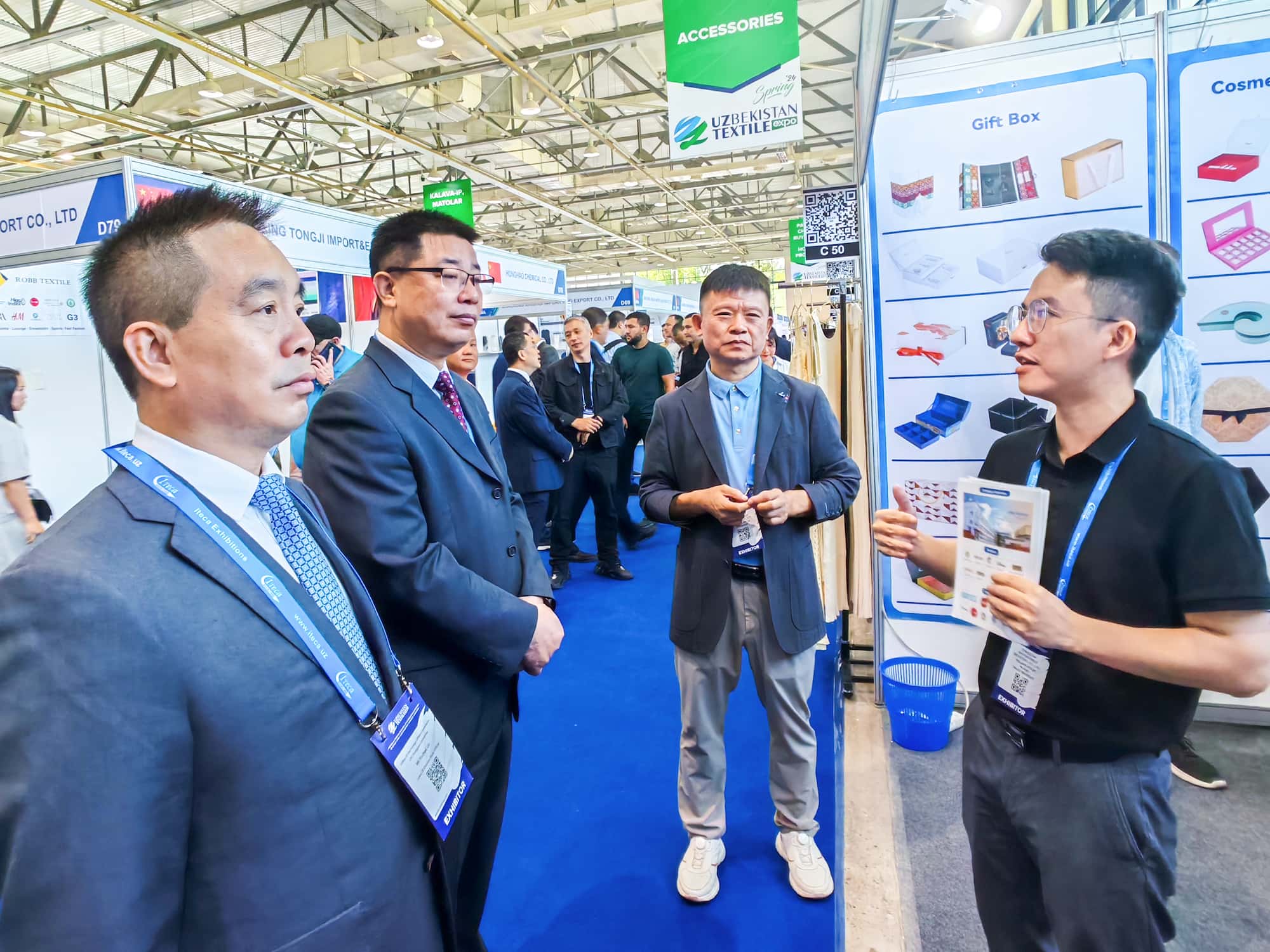 Brothersbox assumiu a liderança na Feira de Tecidos do Uzbequistão, e nossa inovação na indústria de embalagens gerou uma resposta entusiástica