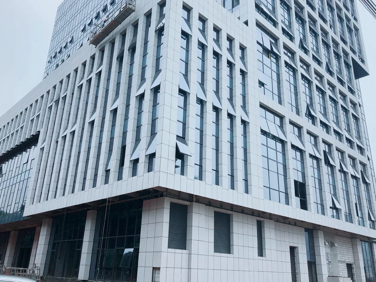 Shandong Sesame White Granite project, outdoor landscaping and building facade cladding