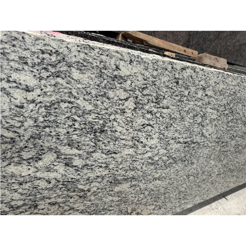 Santa Cecilia Light Granite | Granit Krem Brasil dengan Bintik Alami Cokelat & Hitam