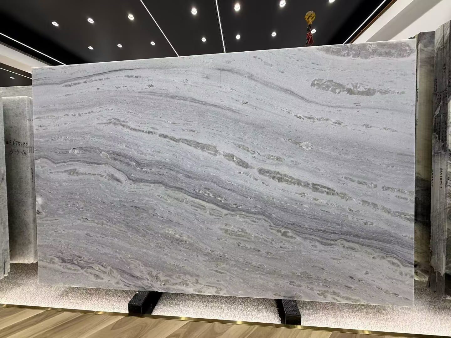 Cristalita Ocean Blue Marble, natuurlijke Braziliaanse marmer met fascinerende blauwe tinten en golfvormige aders voor binnen- en buitendecoratie