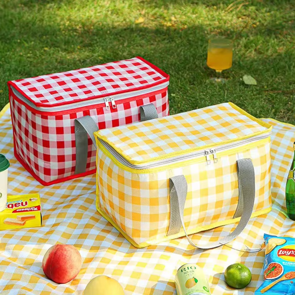 ¿Qué hace que una bolsa nevera impermeable sea esencial para los picnic?