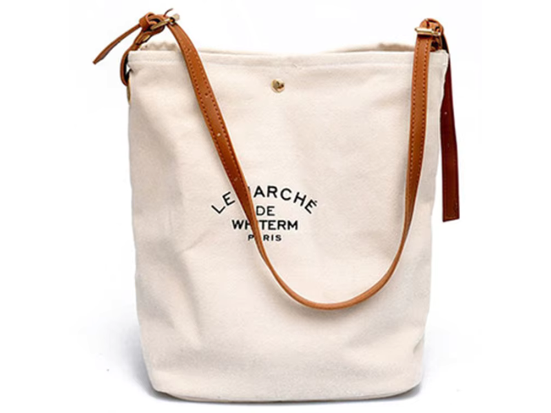 Bolsas de mano personalizadas impresas: Una marca asequible para supermercados y centros comerciales