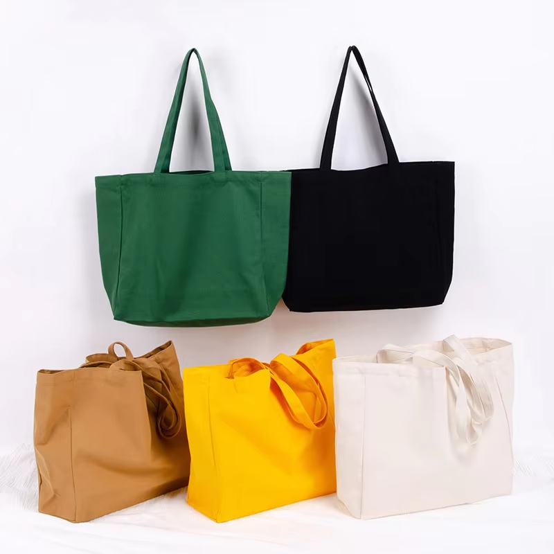 ¿Cómo combinar una bolsa de lona minimalista con atuendos?