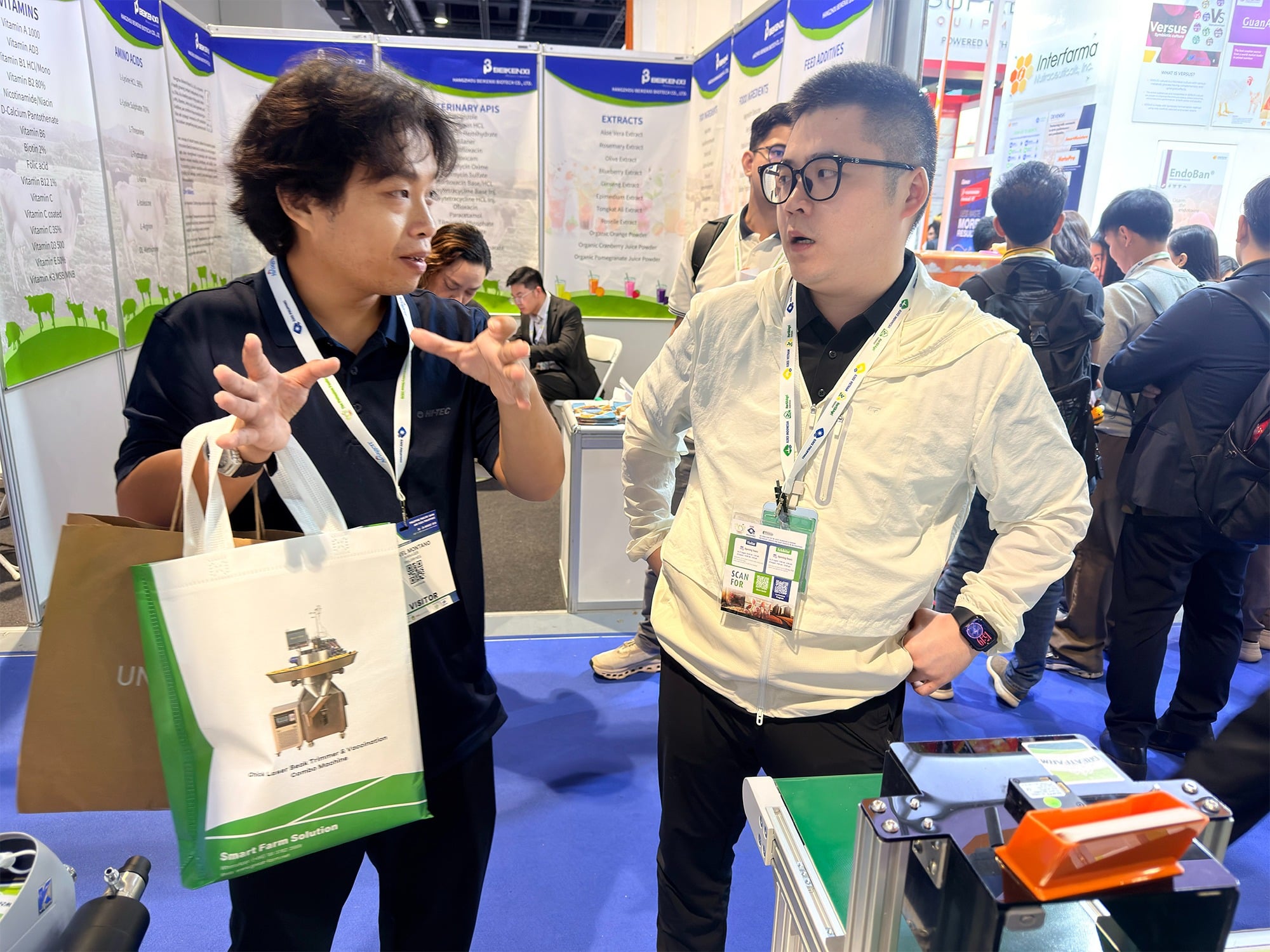 Product application discussion with visitors