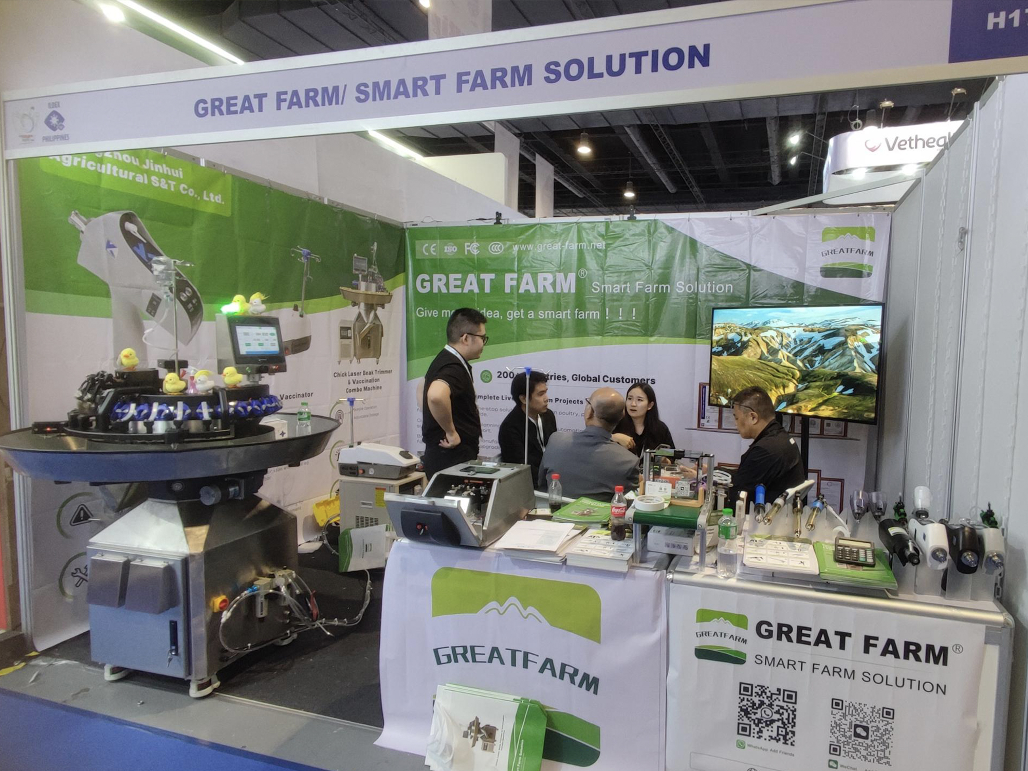 GREAT FARM team welcoming visitors at Booth H17