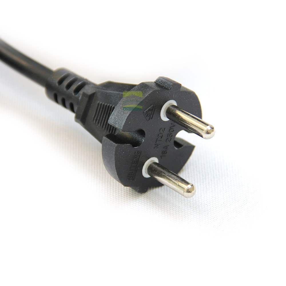 Electric sheep clipper plug close up