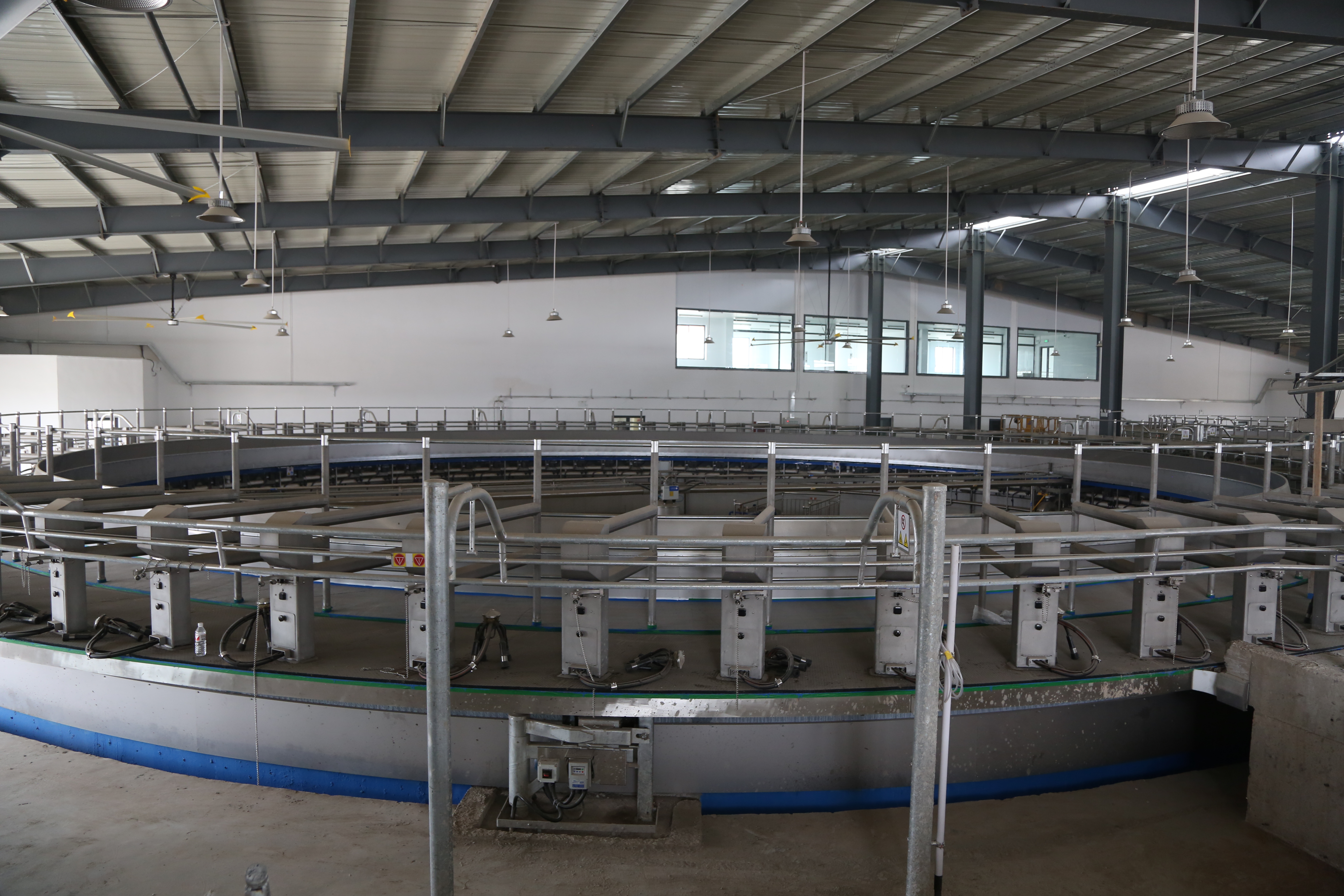 Rotary Milking Parlor