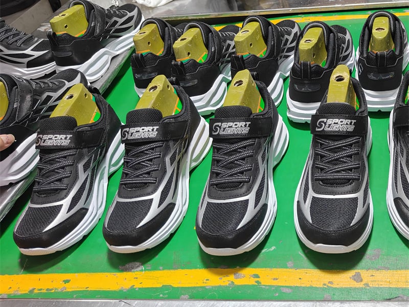 OEM Production Cooperation for Footwear with SKECHERS