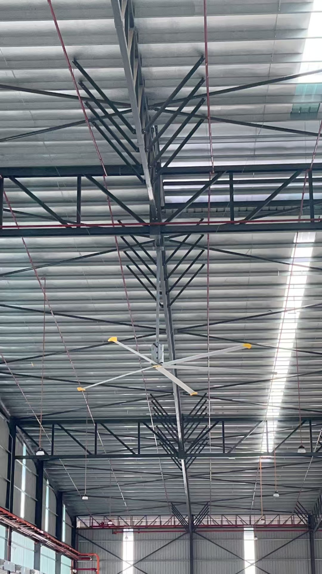 Fordelene med å bruka industriefansar i produksjonsanlegg