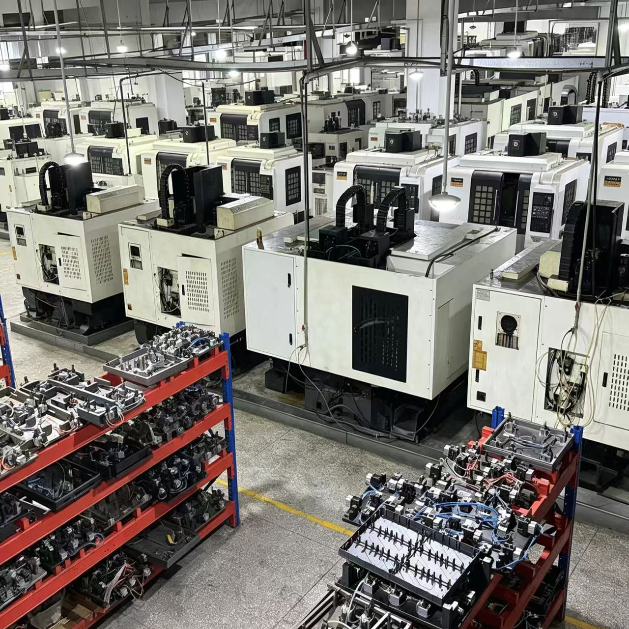 CNC precision machining center.