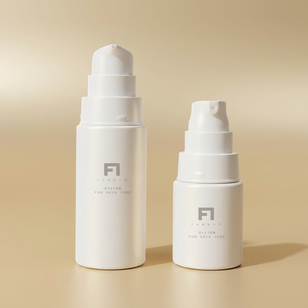 Ekologicky šetrná PCR PET lahvička se dávkovačem pro péči o pokožku (30 ml – 120 ml) | Udržitelné recyklované prázdné kosmetické obaly pro sérum, lozione a čisticí prostředky | Neprosvitný matně bílý znovu naplňovatelný válcový obal pro značky čisté kosmetiky | Velkoobchodní dodavatel
