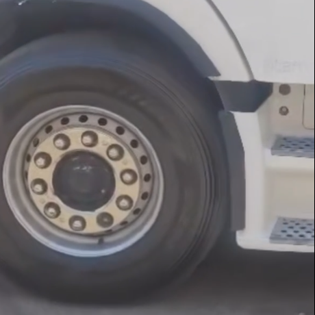 Why Commercial Vehicles Need Specialized Tyre Solutions