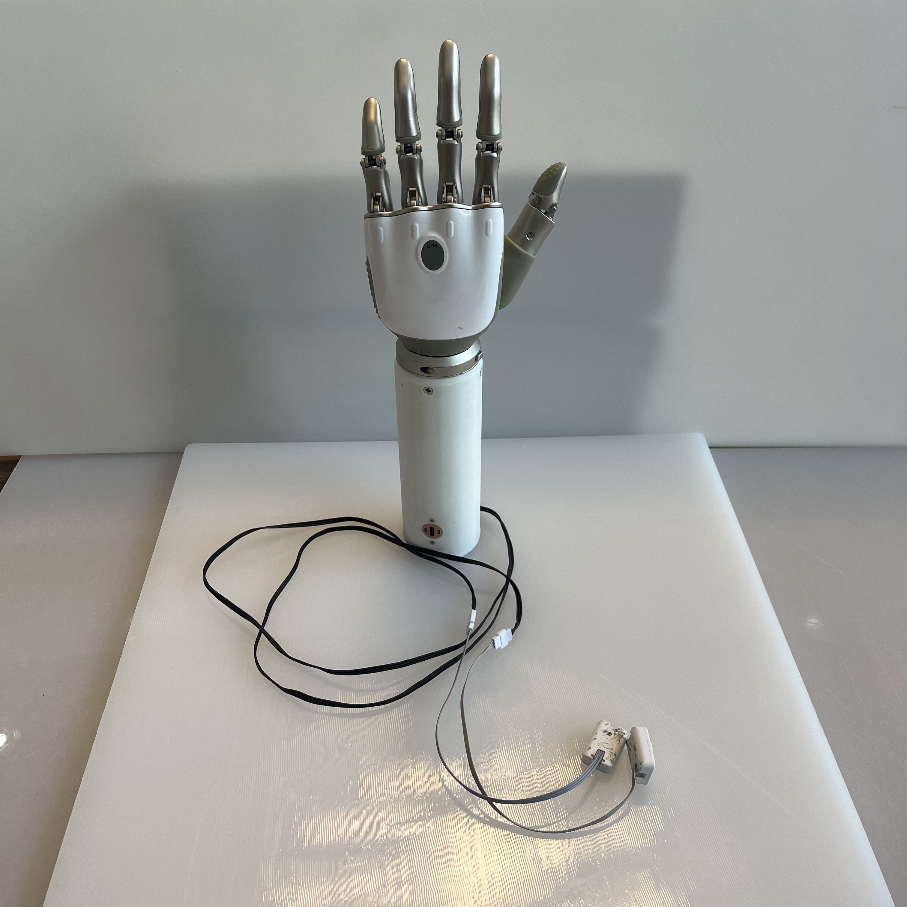 Bionic Smart Hand with Tactile Sensors for Natural Control