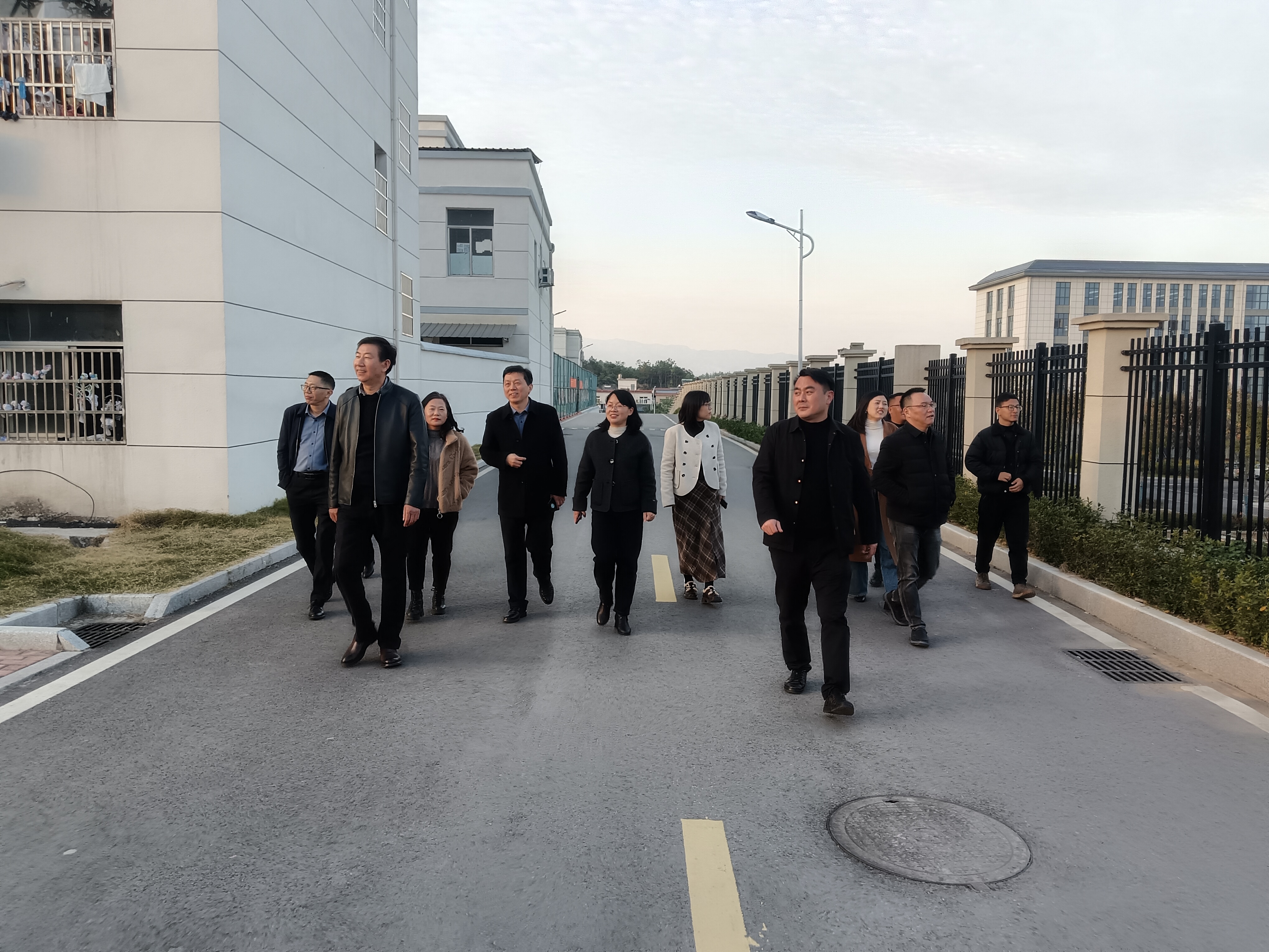 The micro-negotiation meeting with the theme of "Fostering Talents through Industry-Education Integration and Empowering Dreams with Warm Support from Banks and Enterprises" was successfully held at Taihu Contemporary Vocational and Technical School.