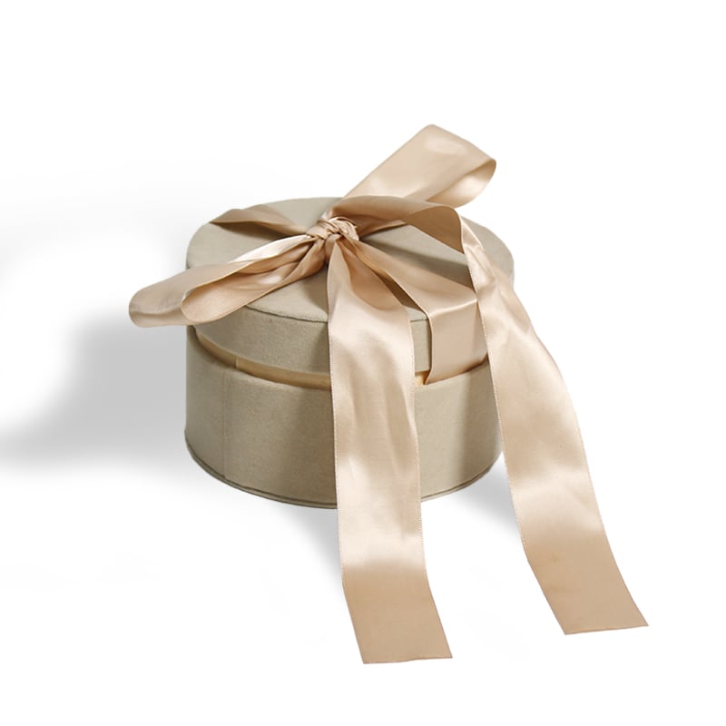 Why does a custom gift box transform ordinary merchandise into luxury?