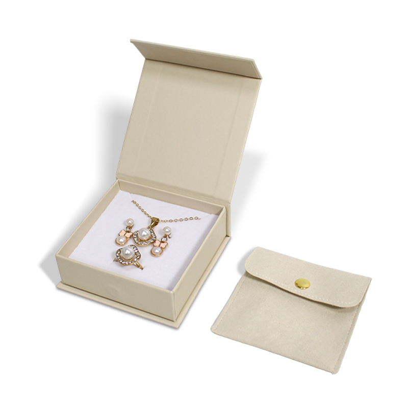 CF Clamshell Magnetic Closure Rigid Jewelry Box