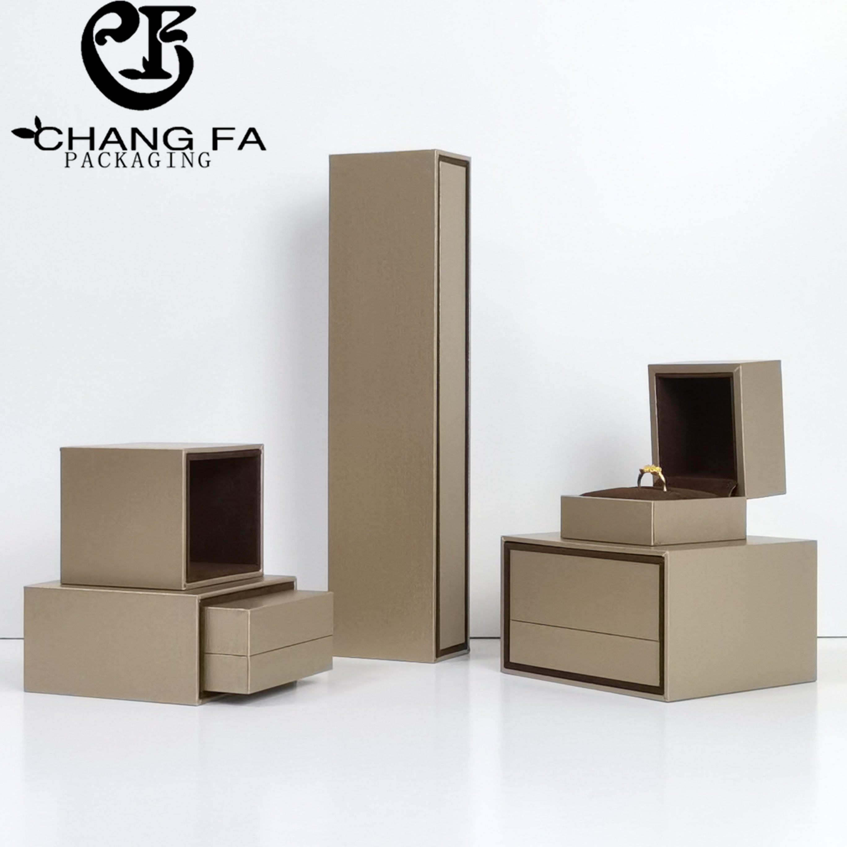 The Role of Color in Jewelry Packaging: Attracting and Engaging Consumers