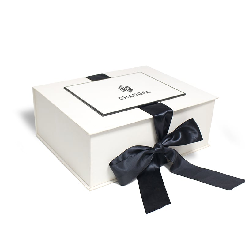 CF Foldable Magnetic Closure Gift Boxes White Magnet Gift Boxes