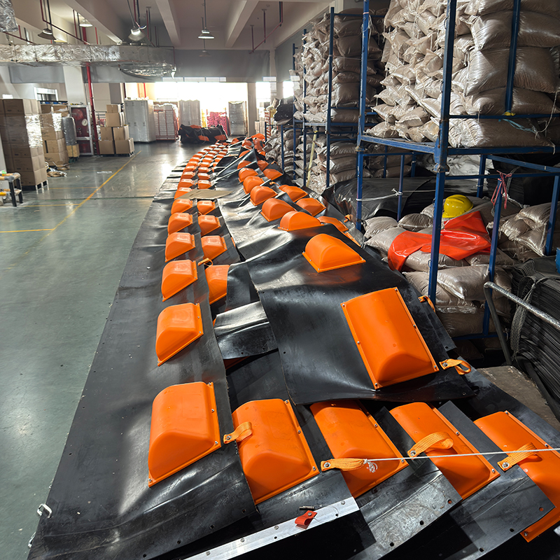 حاجز احتواء التسرب البرتقالي من نوع الفلوت PVC - WGV750D