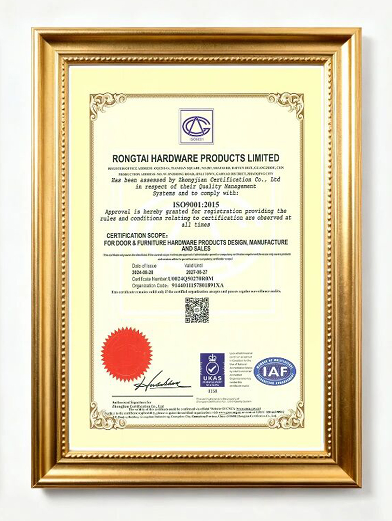 ROEASY Novinky | Gratulace! Úspěšně jsme prošli certifikací systémů environmentálního a bezpečnostně-zdravotního řízení ISO