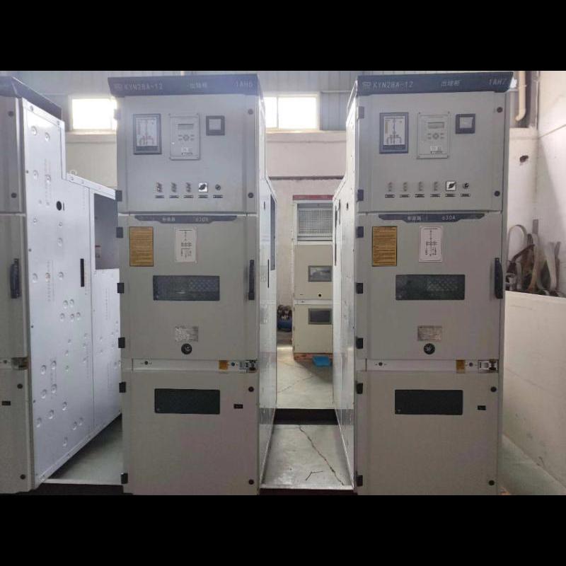 Top safety tips for handling electrical switchgear panels