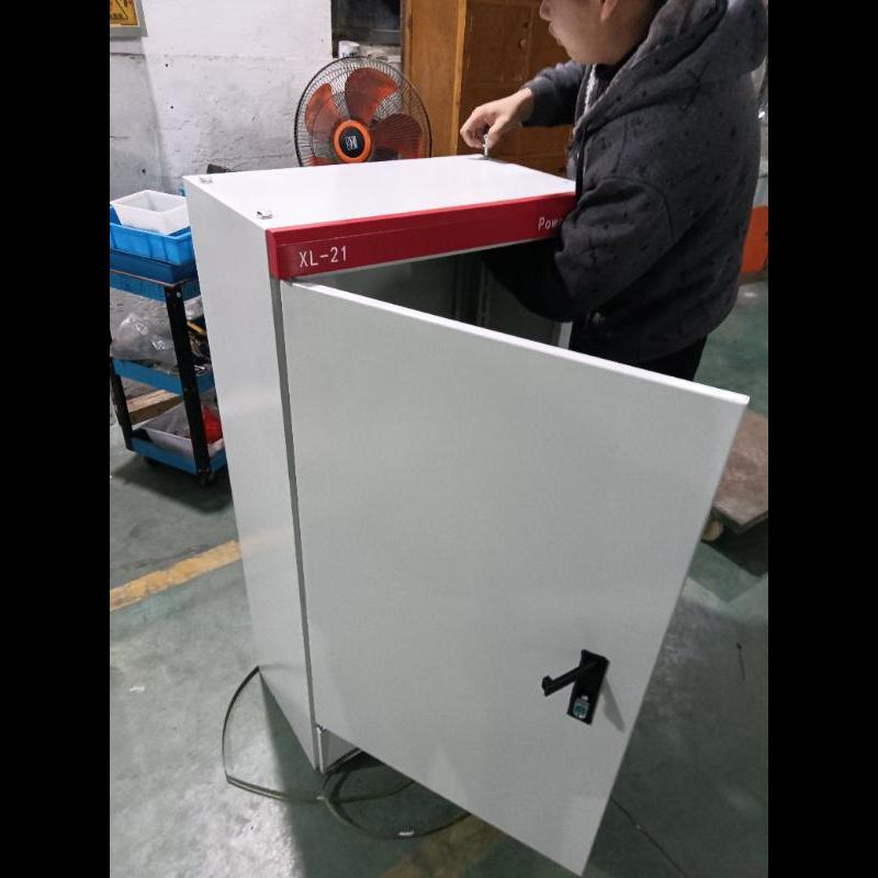 Údržba vašeho LV hlavního rozvaděče pro optimální výkon.