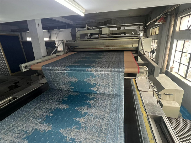 Extra-wide flat screen fabric movable printing machine