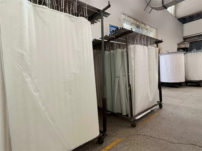 Silk to be scoured