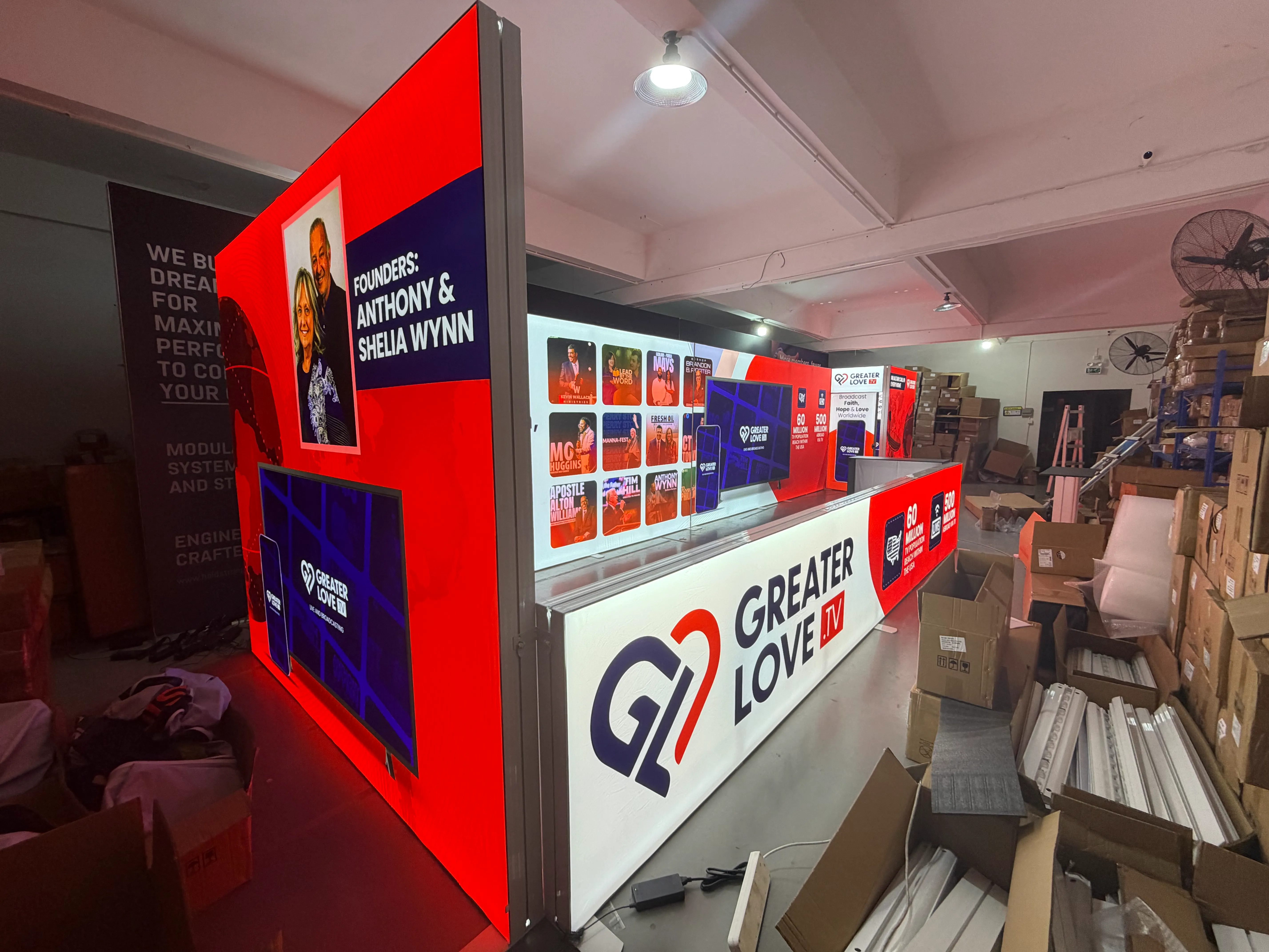 Exhibition case picture display- Installation 