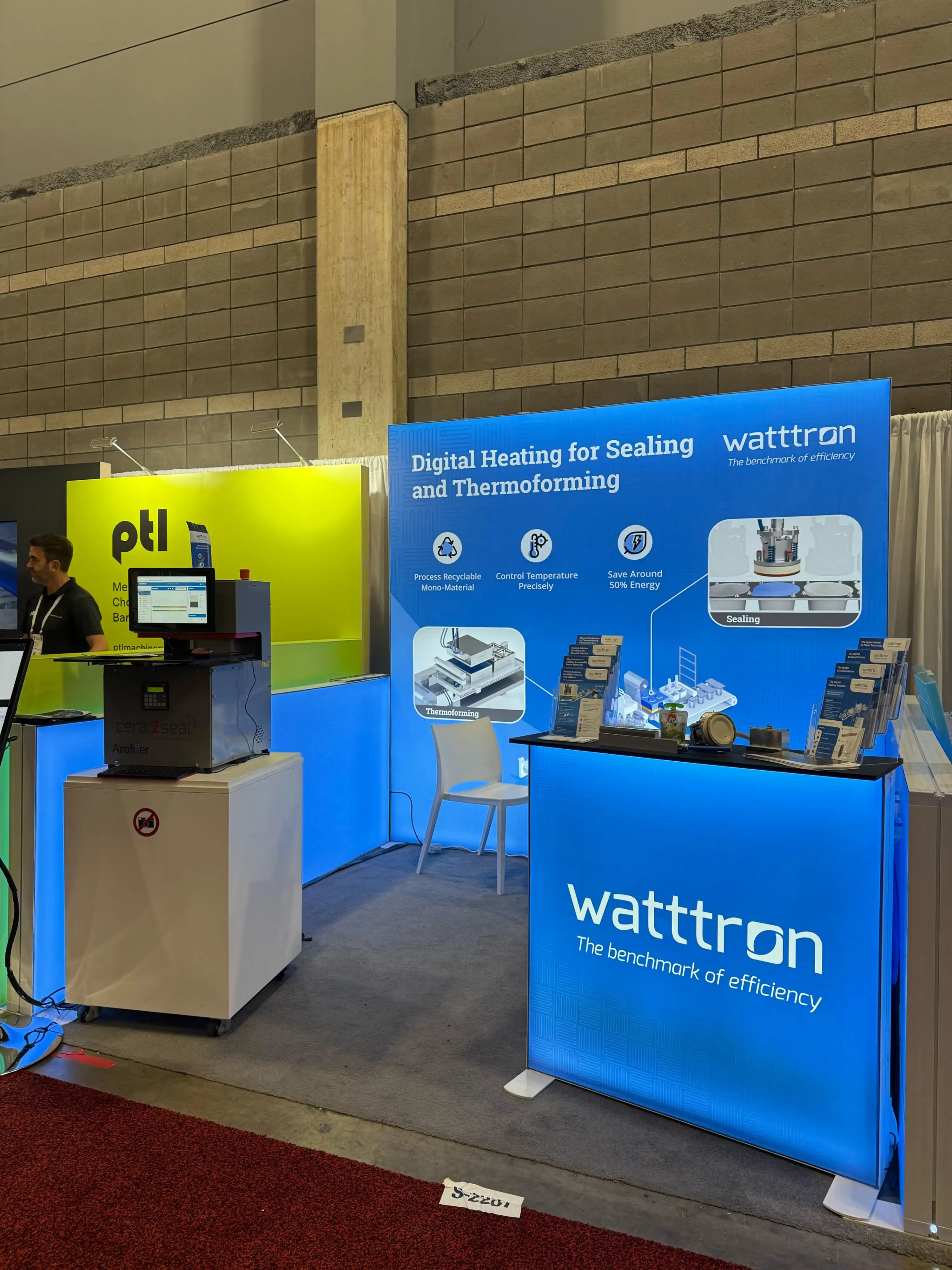 Стенд Watttron для выставки систем отопления