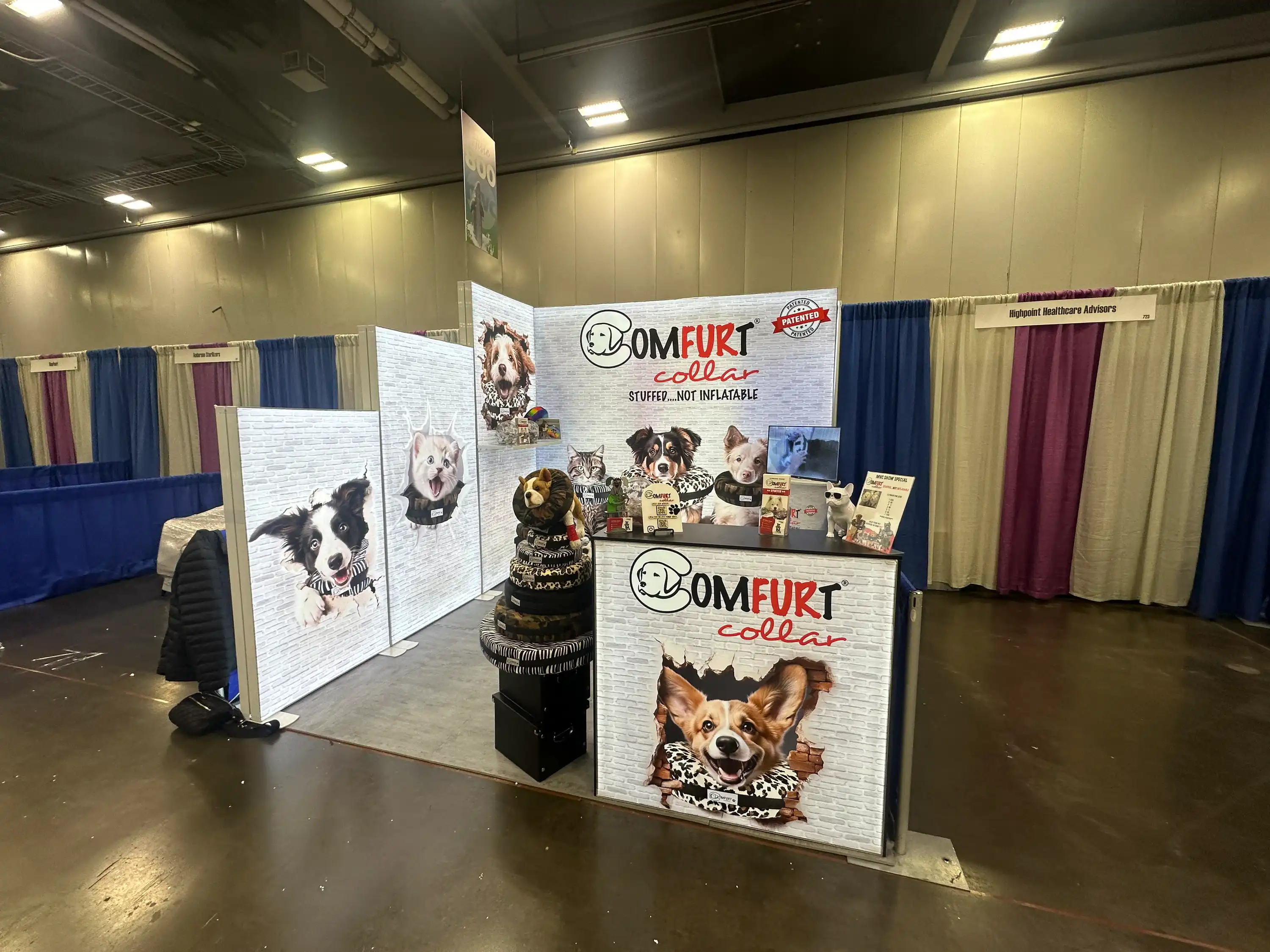 Comfurt Collar Exhibition case
