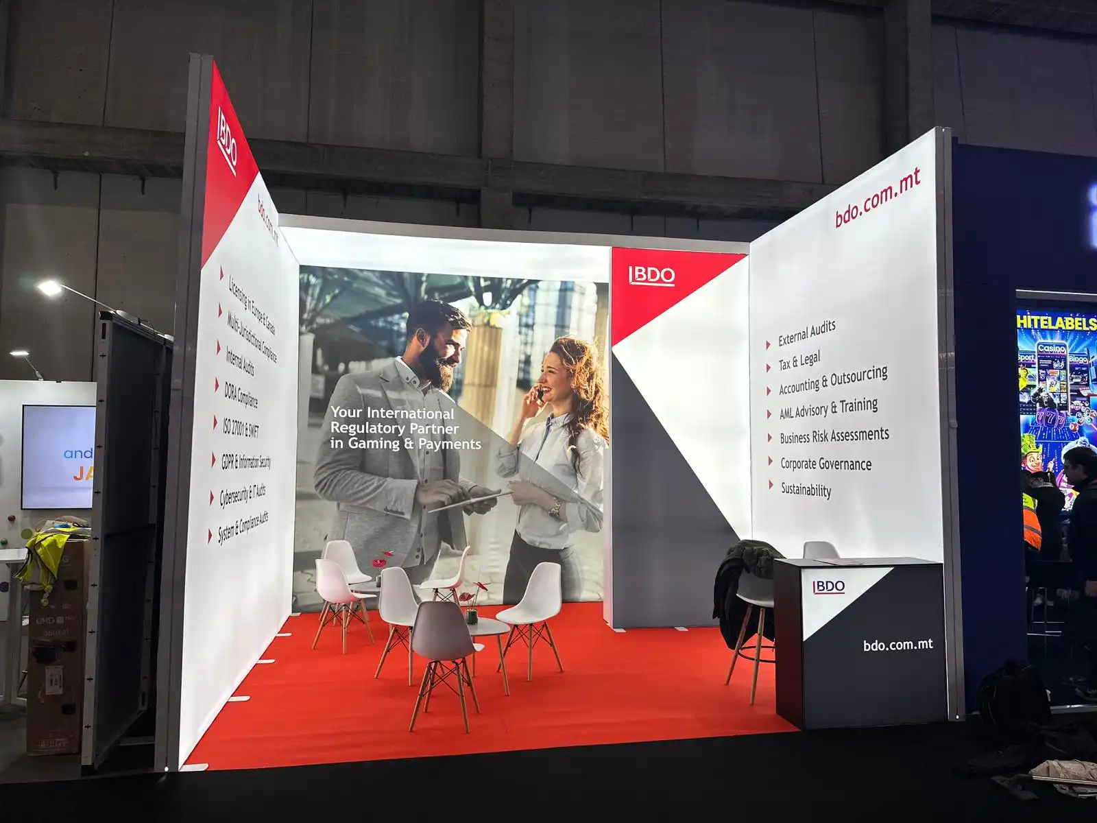Иллюстрация демонстрационного стенда консультационной компании BDO
