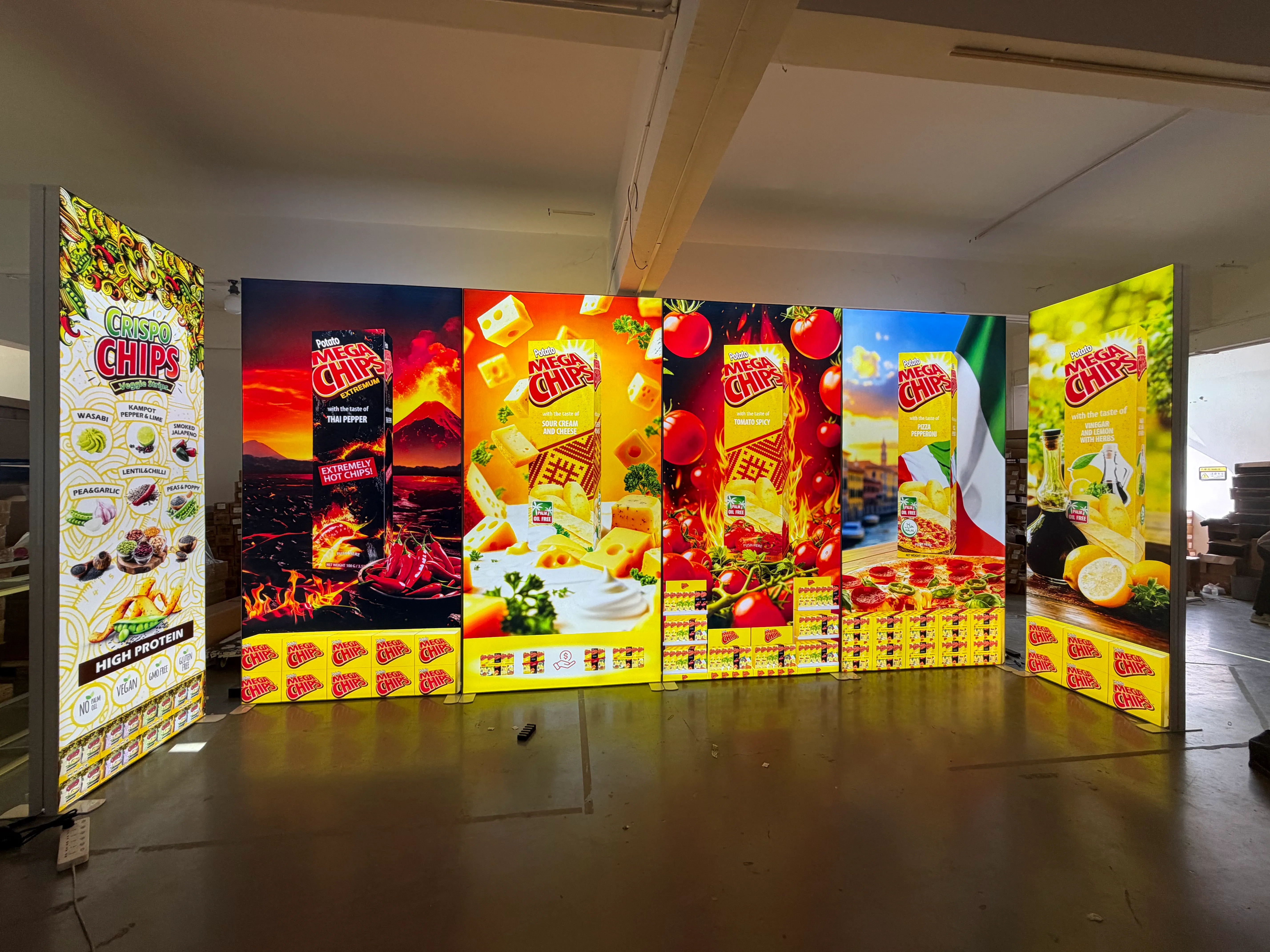 Exhibition case picture display- Installation 1