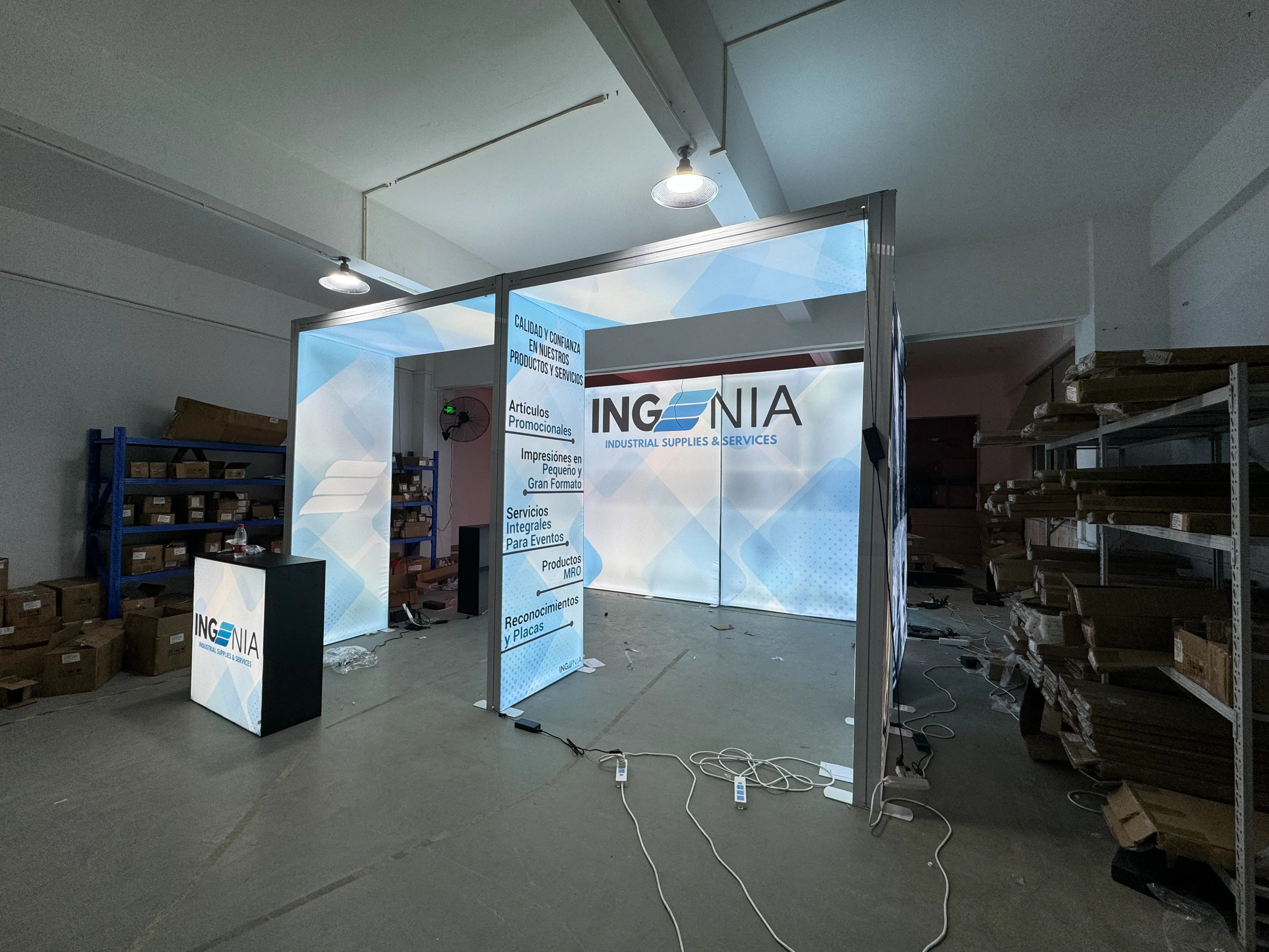 Exhibition case picture display- Installation 