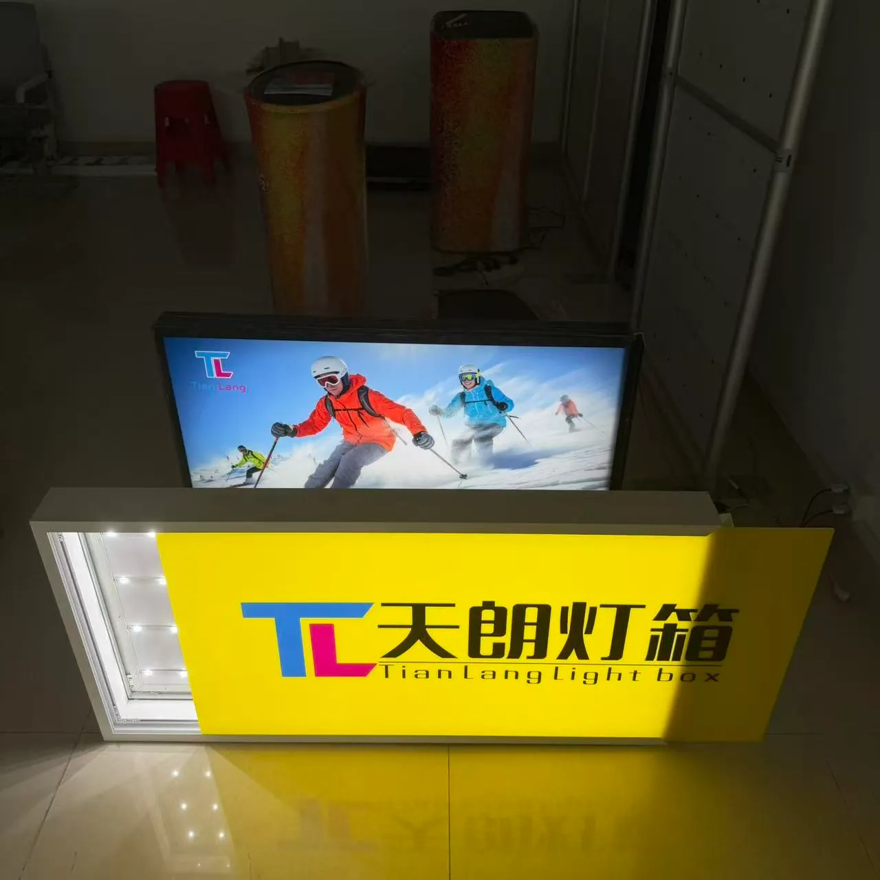 10cm单面亚克力灯箱样品  (10).webp