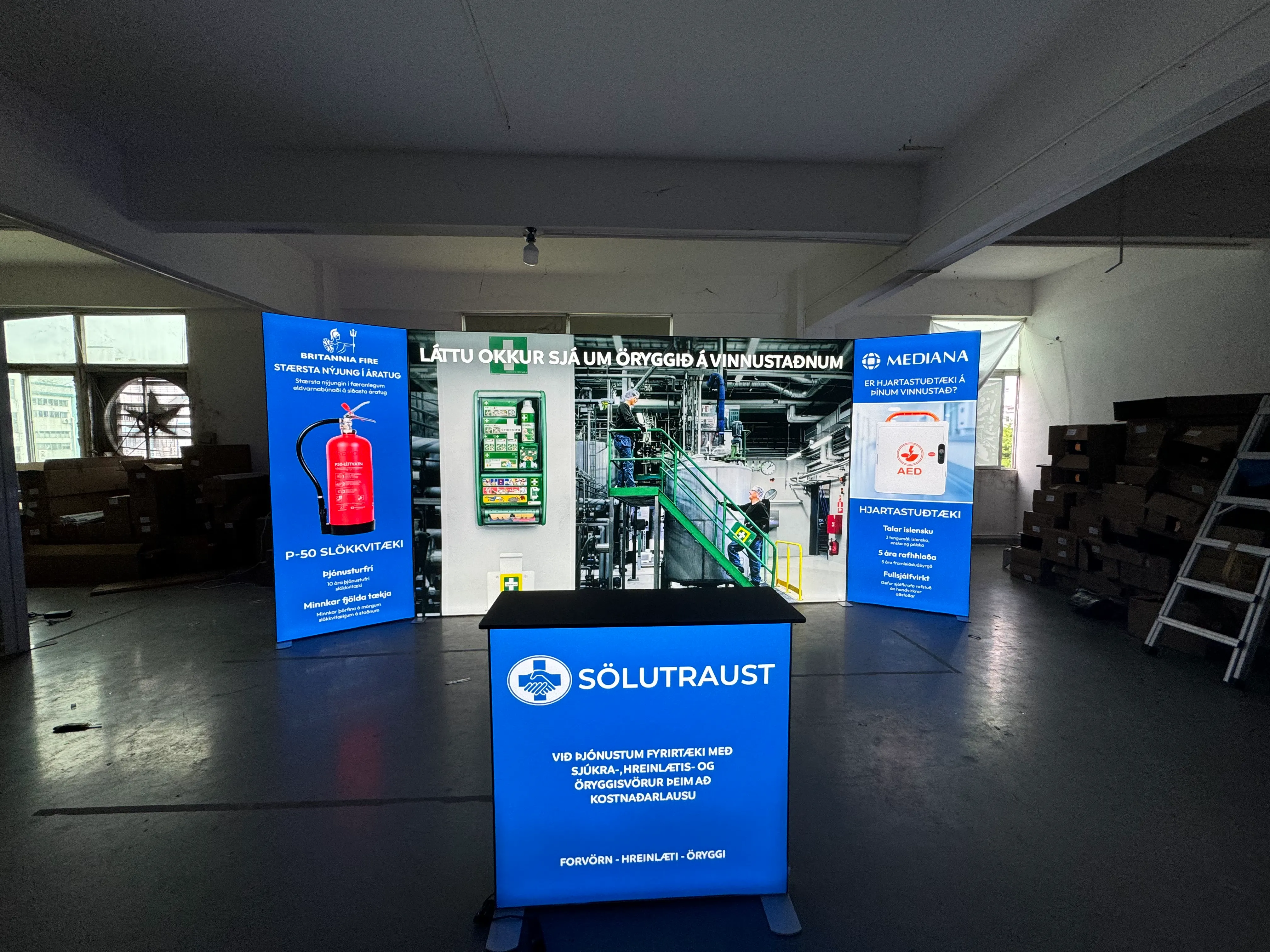 Exhibition Installation Test case picture display