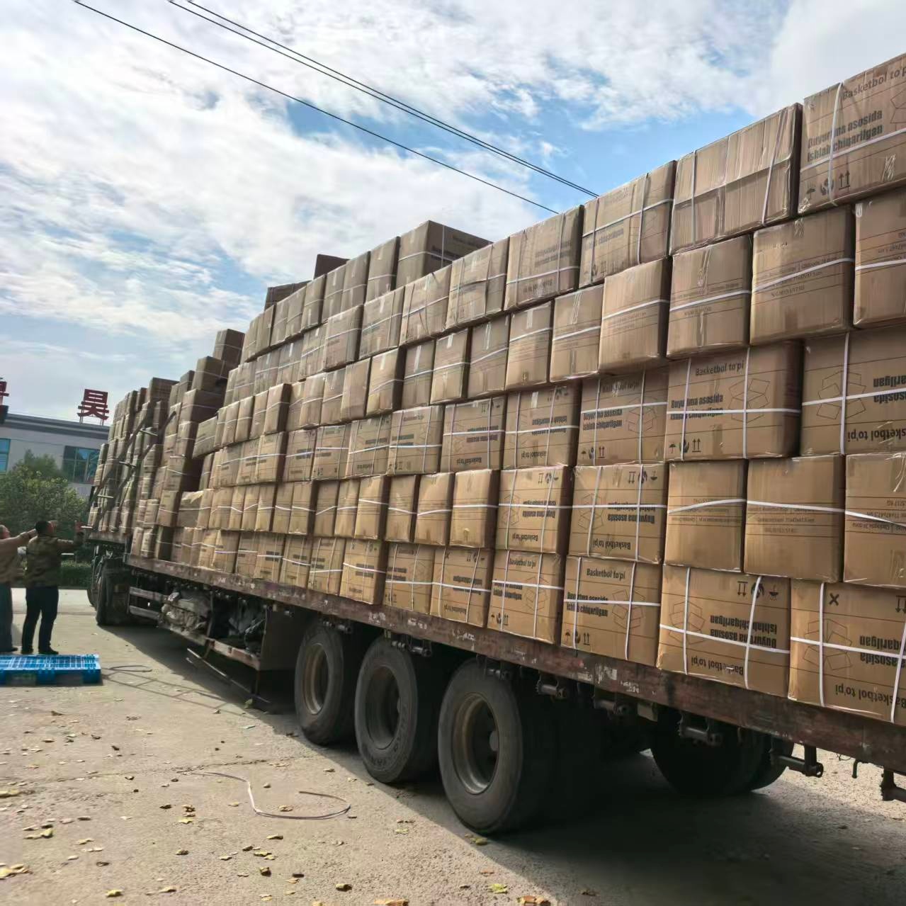 Bóng chuyền là gì và cách chơi môn thể thao này trên sân như thế nào?