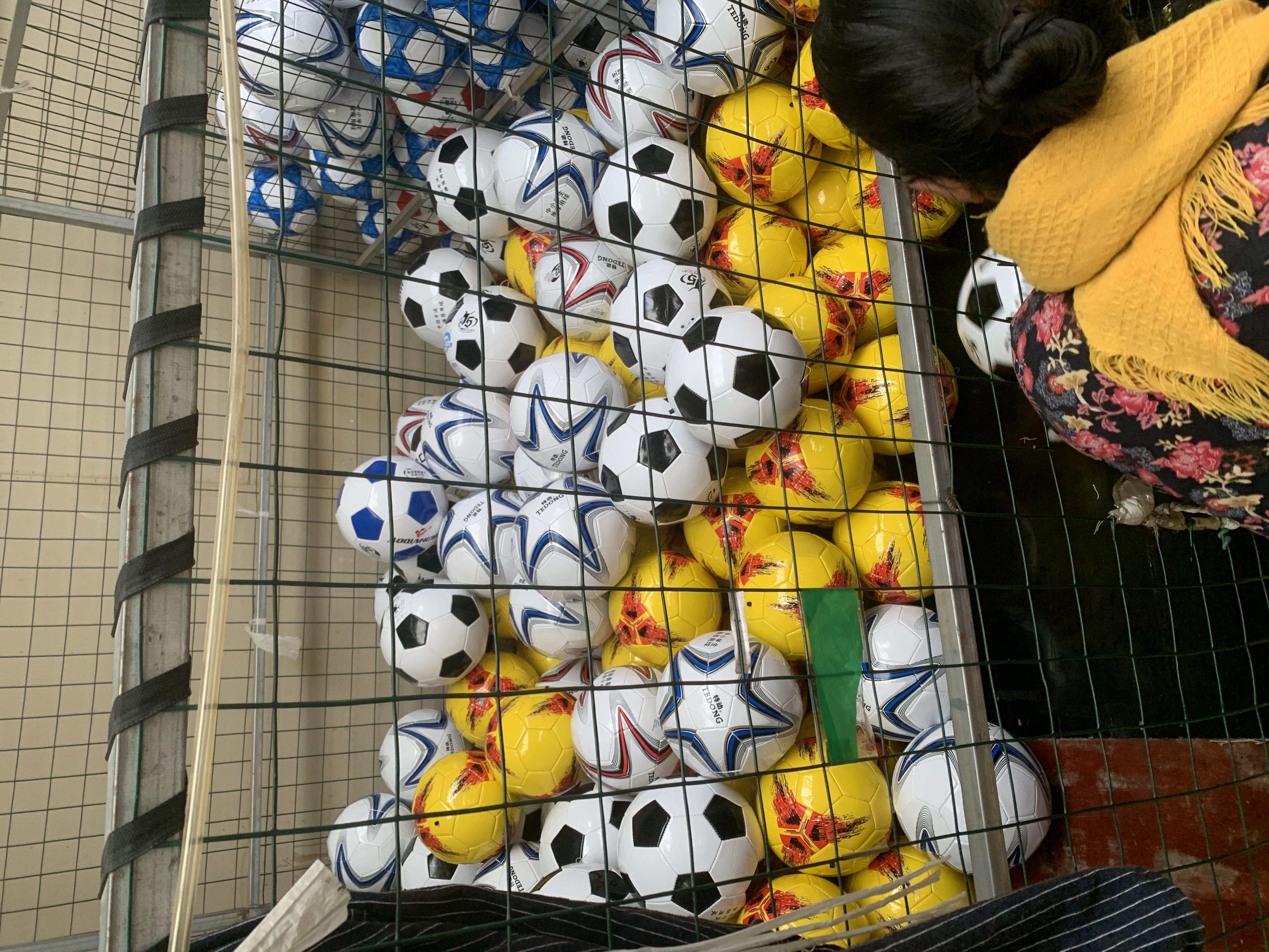 Cât de mult timp ar trebui să reziste o minge de fotbal de calitate?
