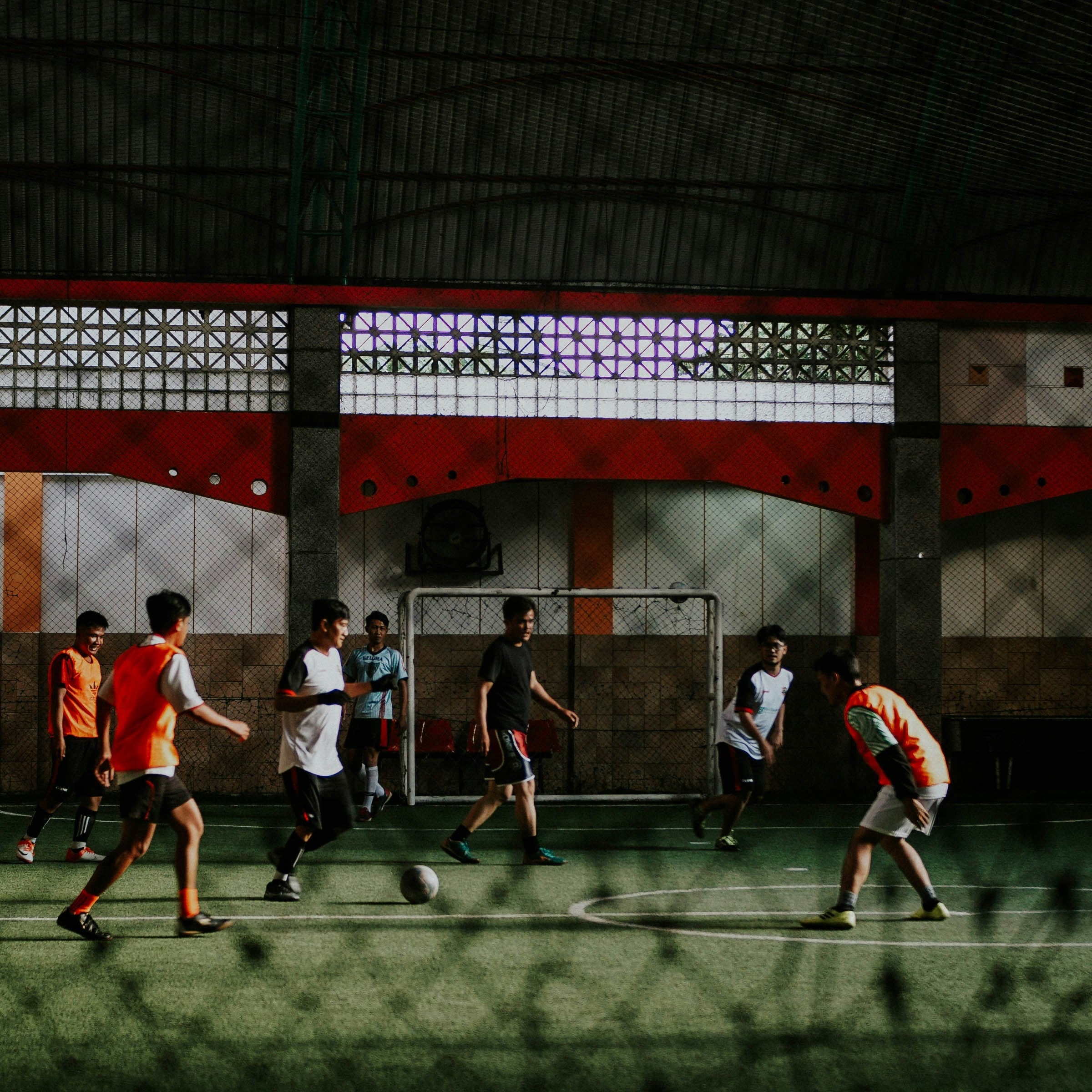 Faktor-faktor apa yang memengaruhi daya tahan bola sepak kustom?