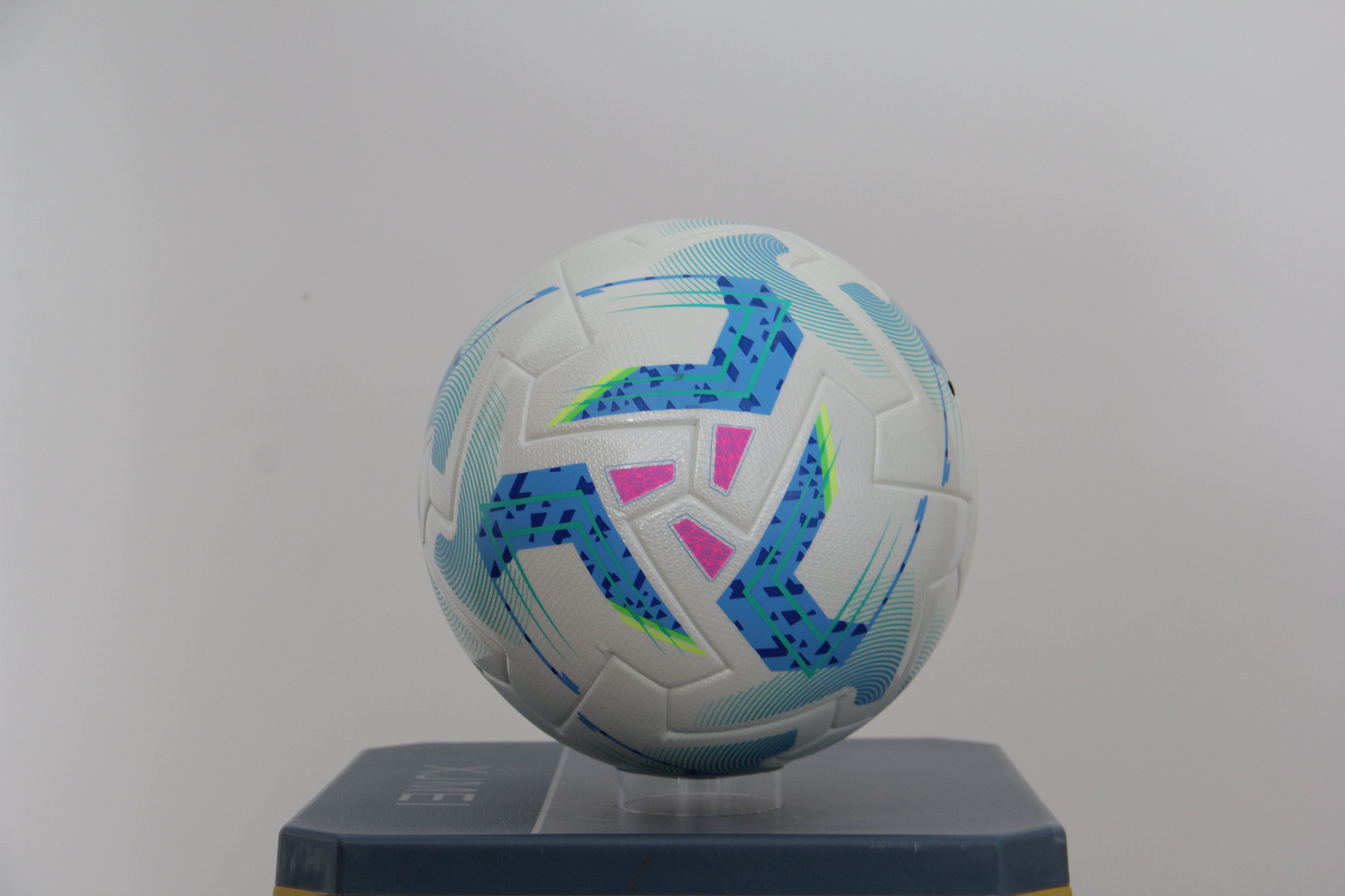 Futsal Indoor Soccer Ball: Official Indoor Specs