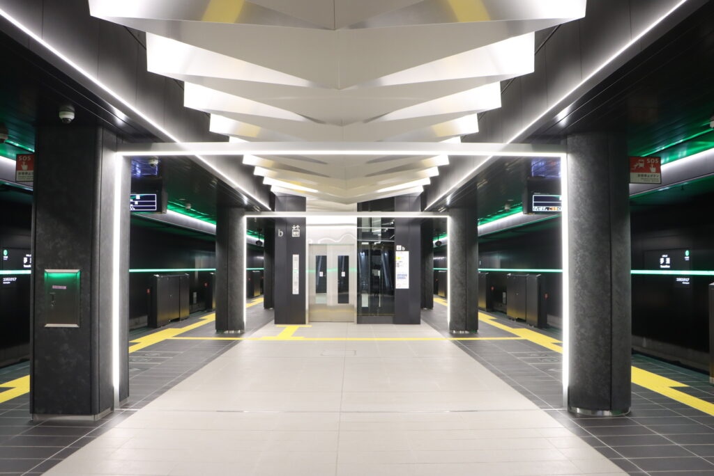Official iInforich Yumeshima Station Interior