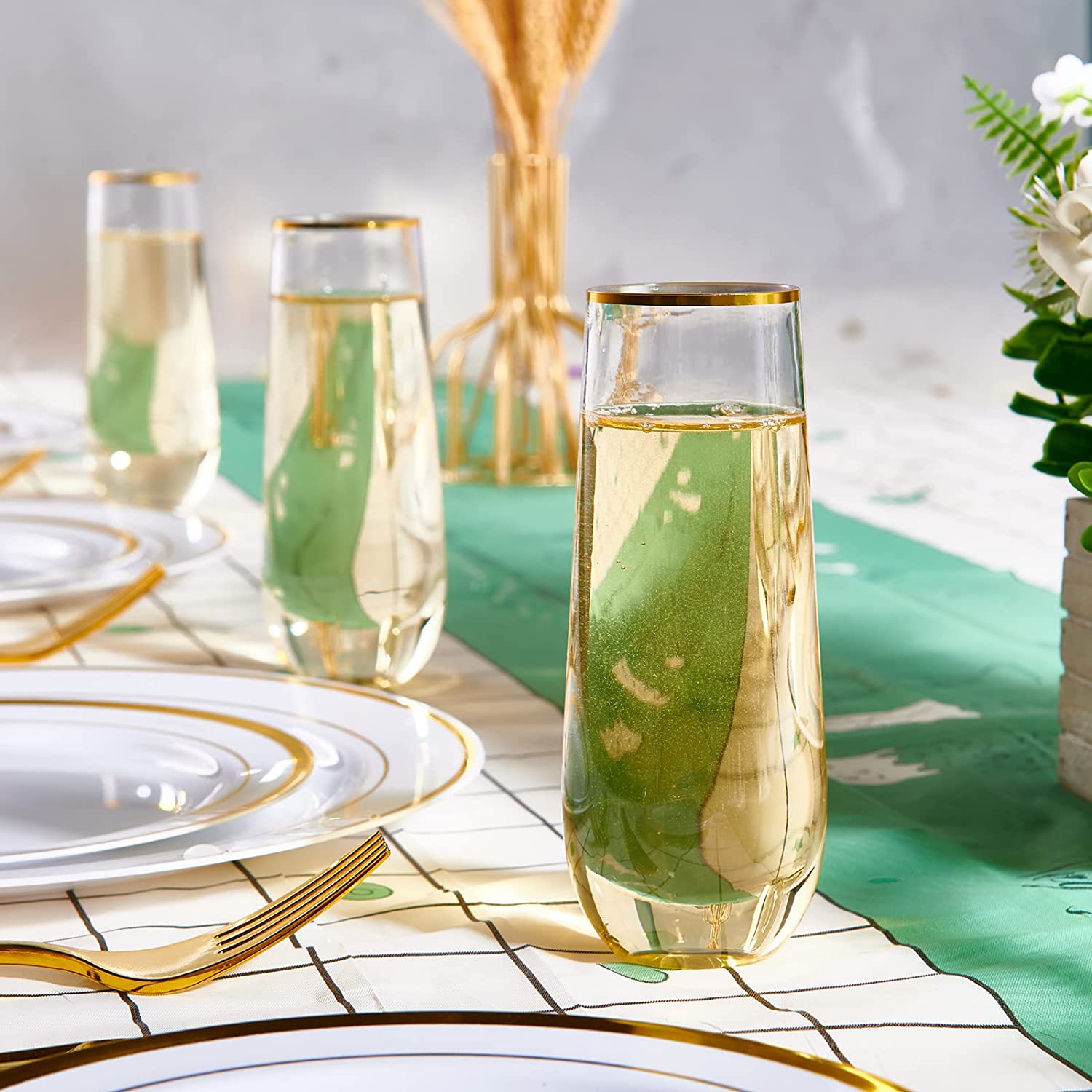 plastic champagne flute (14).jpg