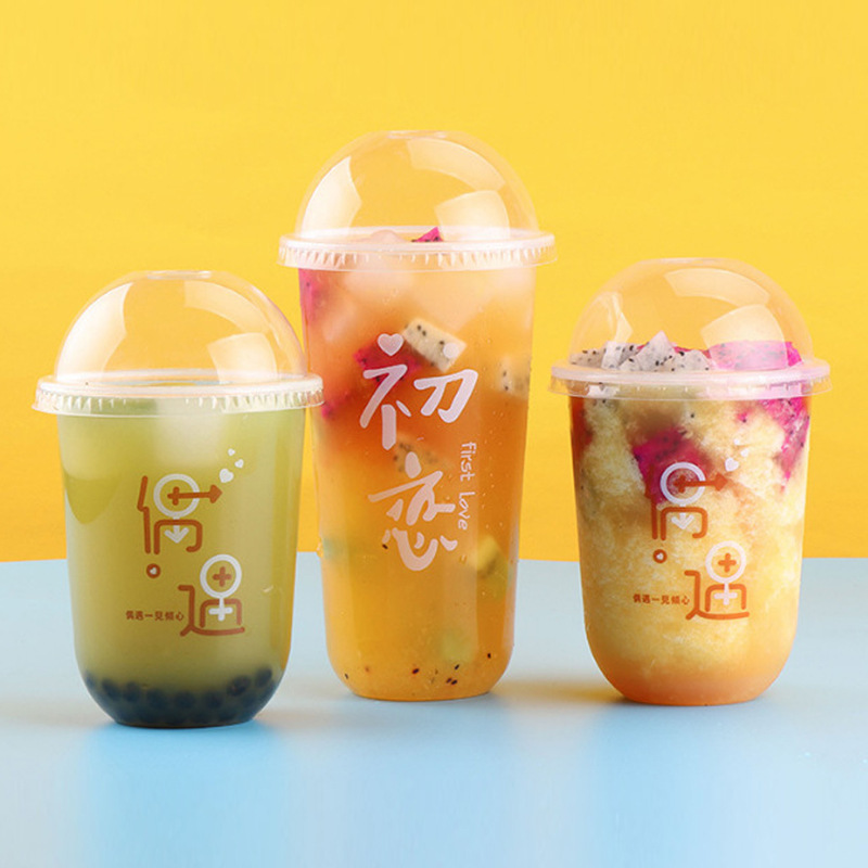 Disposable Plastic Cups with Secure Lids: Perfect for On-the-Go Drinks
