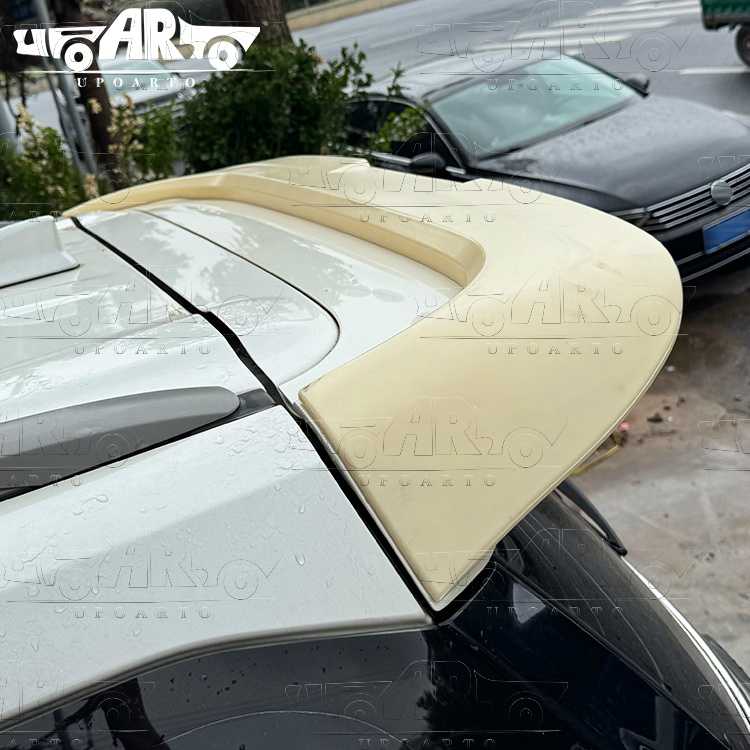 rear roof spoiler fortuner 2018.jpg