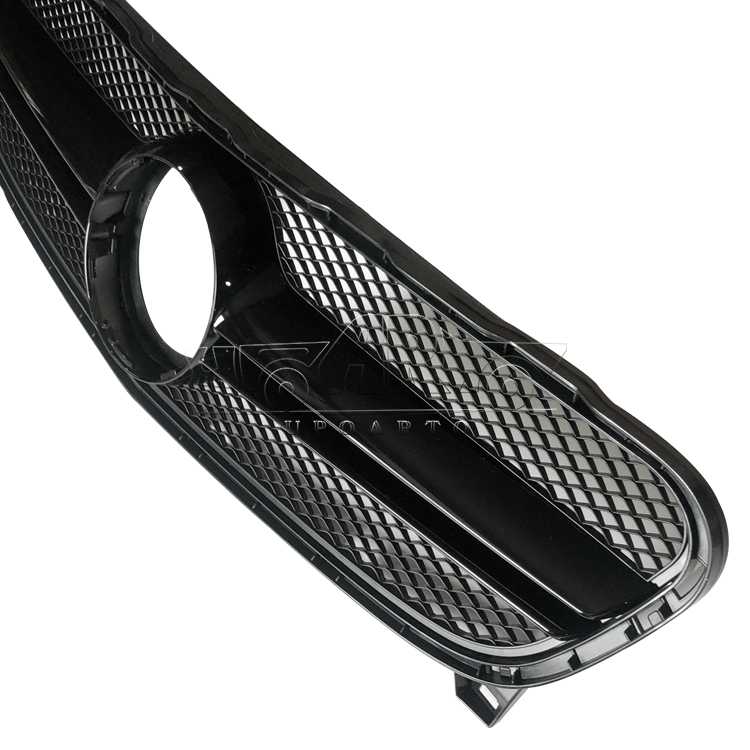 x156 amg grille front car.jpg