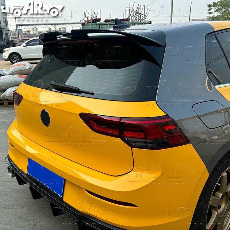vw golf 8 spoiler.jpg