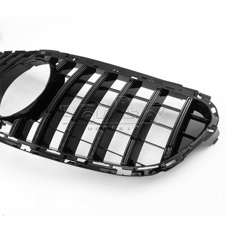 w212 gtr car grille.jpg