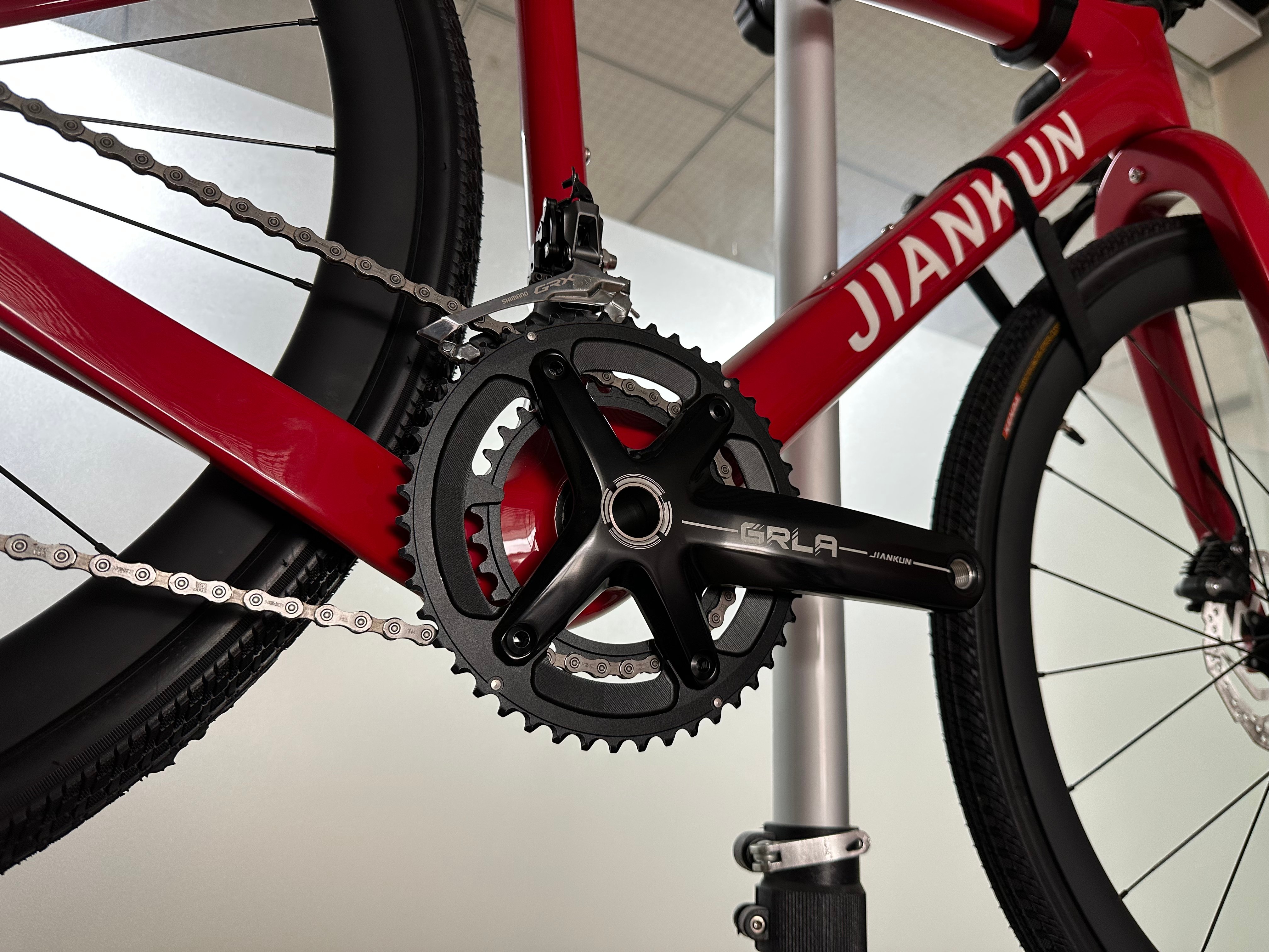 Неге премиум-класс crankset жана flywheel системалары жол жана тау велосипеддеринин иштешин жогорулат?