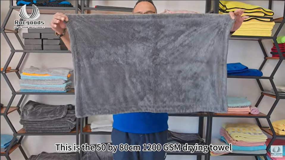 70*90cm 1600GSM Twisted loop microfiber car towel 
