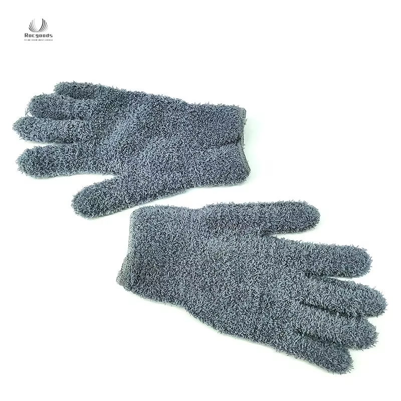 Five-Finger Car Washing Mitt: Better Grip for Detailed Car Cleaning
